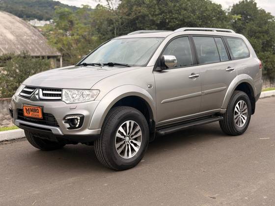 MITSUBISHI PAJERO 3.2 HPE 4X4 7 LUGARES 16V TURBO INTERCOOLER DIESEL 4P AUTOMÁTICO MITSUBISHI PAJERO 3.2 HPE 4X4 7 LUGARES 16V TURBO INTERCOOLER DIESEL 4P AUTOMÁTICO